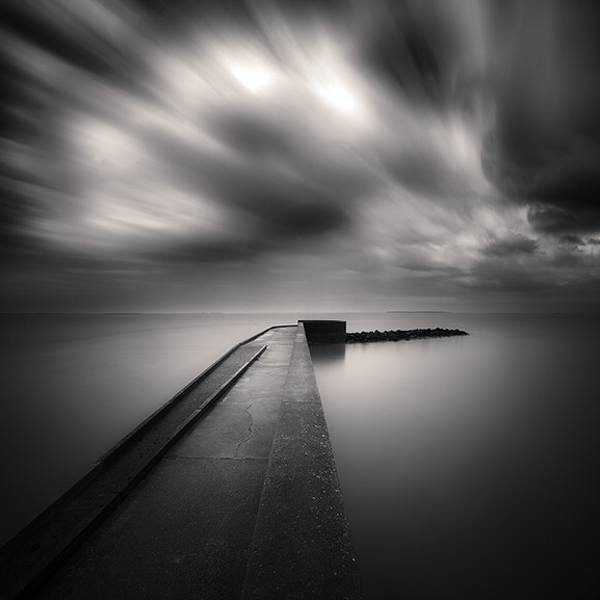Dark Pier par Denis Olivier