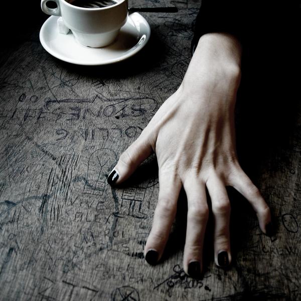 Caf&eacute;&iuml;ne by Nicolas Messyasz