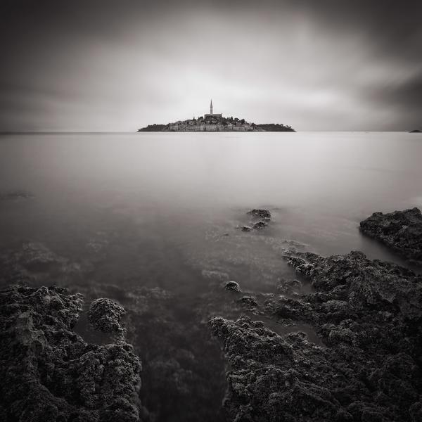 The Island That Does Not Exist par Kristian Macinić