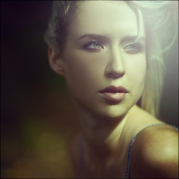 Anna 8/2011 par Jozef Danyi