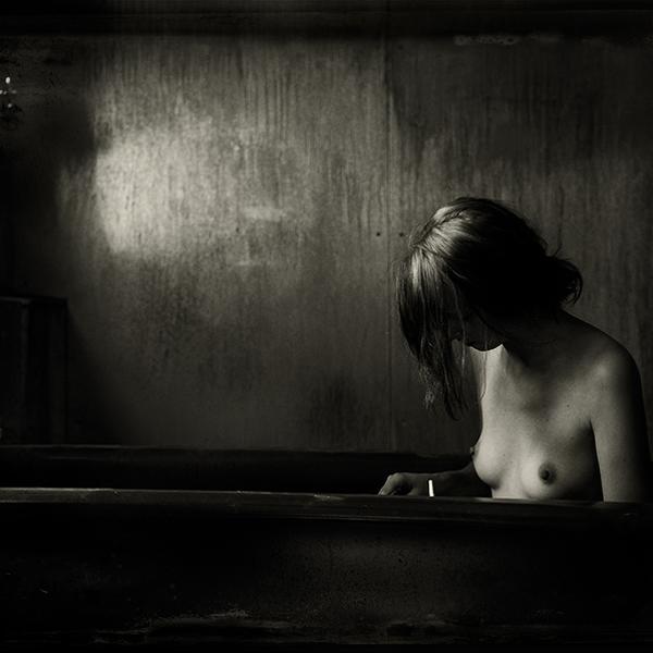T Smoking In Tub by Steffo Weber