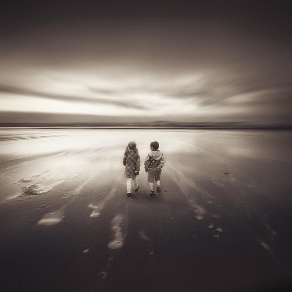 Paseo by Juan Sixto
