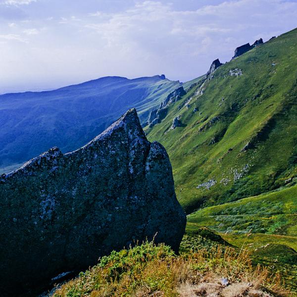 Les Roches Des Demoiselles Et Le Sancy by R&eacute;mi Bridot