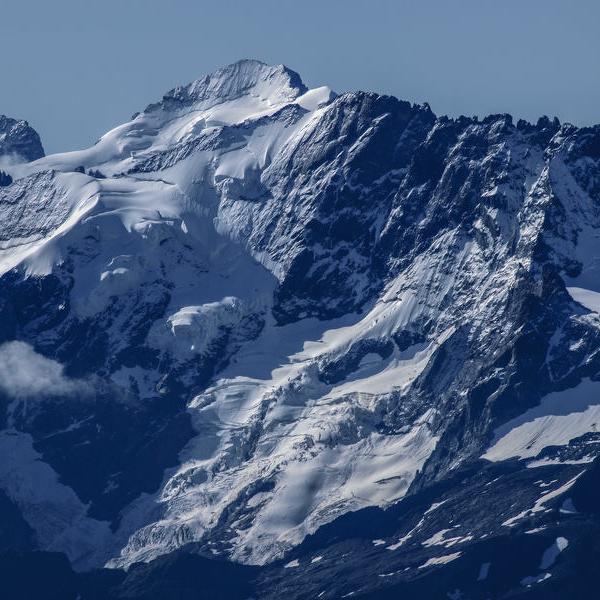 Le Rateau Et La Barre Des Ecrins Vus Du Pic De L'etendard by Rémi Bridot