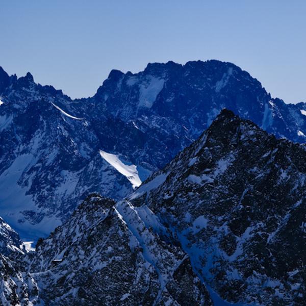 Le Massif Des Ecrins by Rémi Bridot