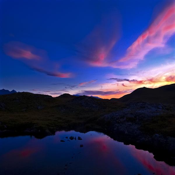 Cr&eacute;puscule Au Lac Des Mouterres by R&eacute;mi Bridot