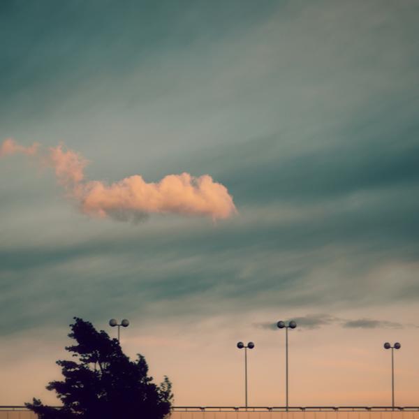 Le Nuage by Maria Frodl