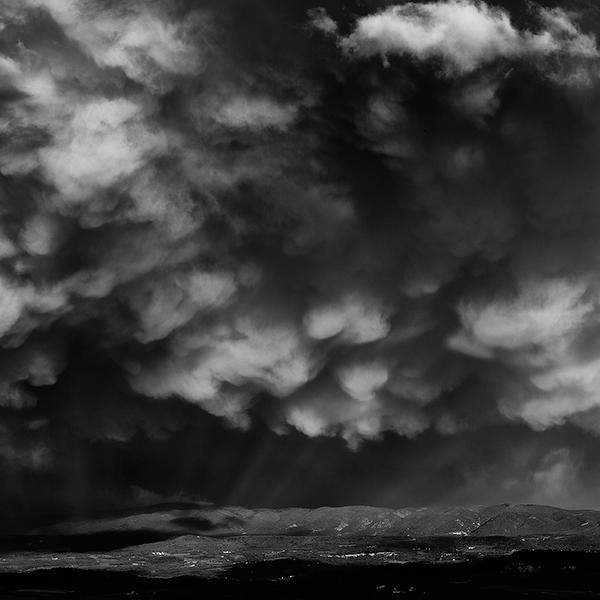 Luberon Dans La Tourmente by Boris Dumont