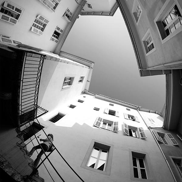 L'escalier by Samuel Maurin