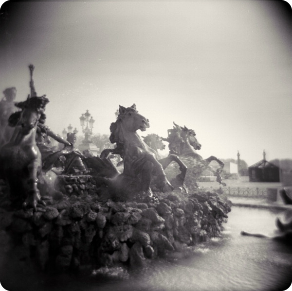 Girondins Fontain, photography by Denis Olivier. Study, Bordeaux, France, Avril 9, 2007.. Holga 120 CFN. Kodak TMX 100, developped in D76 1:1. In Construction, Edifice, Monument