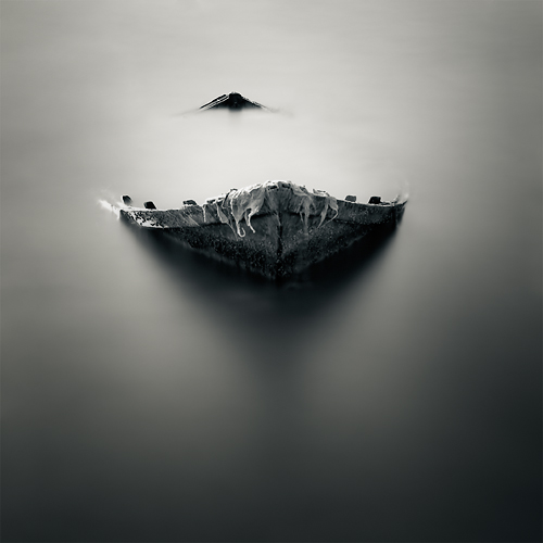 Balaruc-le-vieux- FRANCE - Juillet 2007. In Nature, Scenery, Waterscape. Old boat, photography by Emmanuel Correia. Image #17792