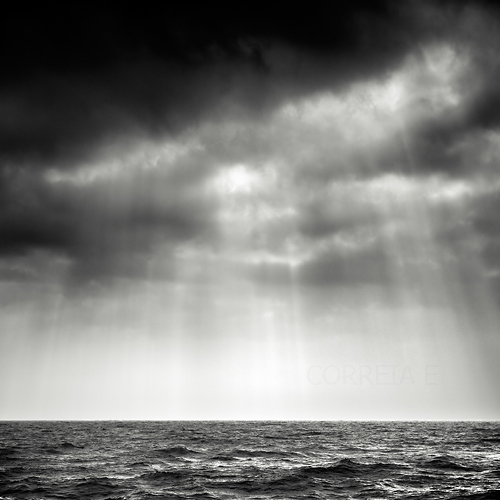 Rain of light, photography by Emmanuel Correia. Just sea sun and clouds.... In Nature, Scenery