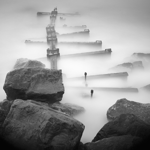 Steel vertebras, photography by Emmanuel Correia. In Construction