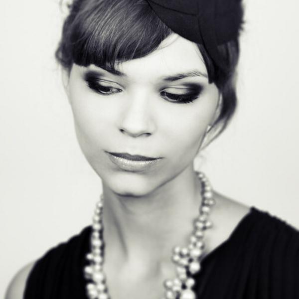 Fanny, photography by Marianne Le Carrour. &copy; Marianne Le Carrour 2009
Model: Fanny Cazaux. 50D. In People, Portrait