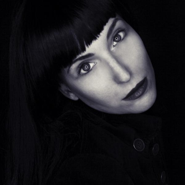 Back in black, photography by Marianne Le Carrour. &copy; Marianne Le Carrour 2009. 50D. In People, Portrait