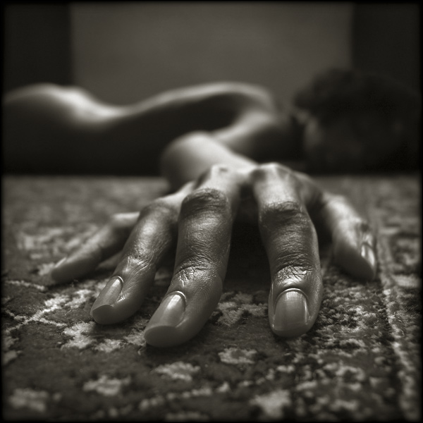 La main 4, photography by Pascal Renoux. In People, Nude