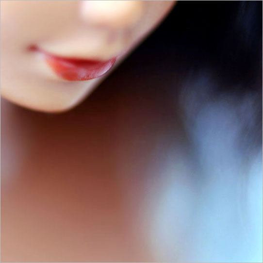 sourire en coin, photography by Sophie Thouvenin. In Object, Still life
