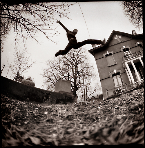 A pas de g&eacute;ant, photography by Jean-fran&ccedil;ois Scaianski. Kiev 88 + 30mm. In Construction