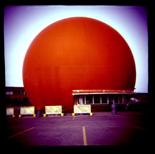 Orange, photography by &Eacute;l&eacute;anor Le Gresley. Fast food. In Construction