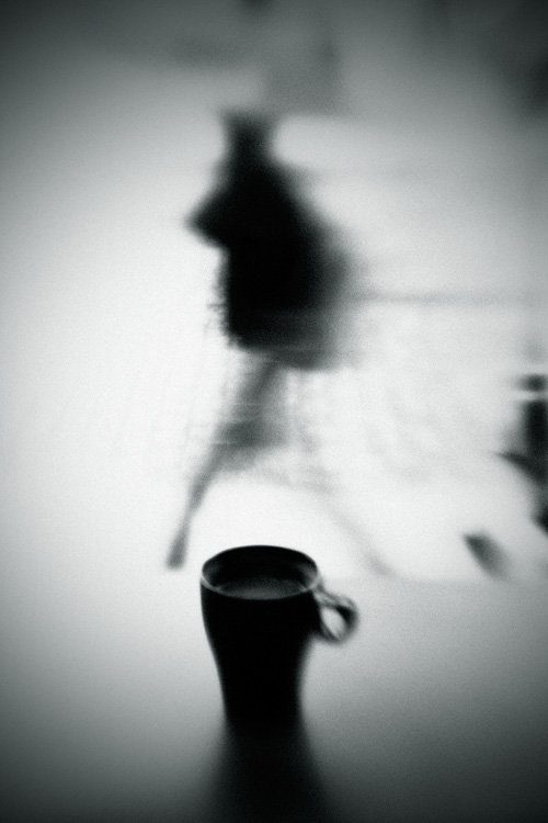 untitled (the coffee cup), photography by Luca Lacche. Oslo, Norway. July 2007.. Canon EOS 5D | Original Lensbaby. In People, Miscellaneous