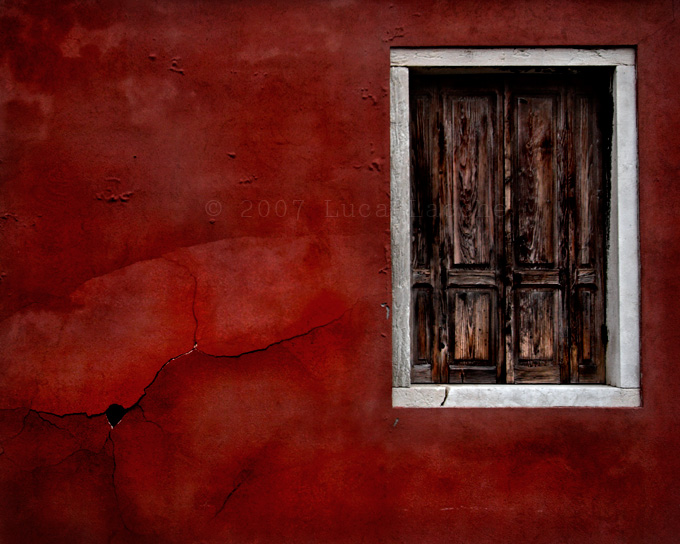 venetian untitled - VI, Artwork by Luca Lacche. Venice, january 2006.. Canon EOS 20D - Canon EF-S 10-22
