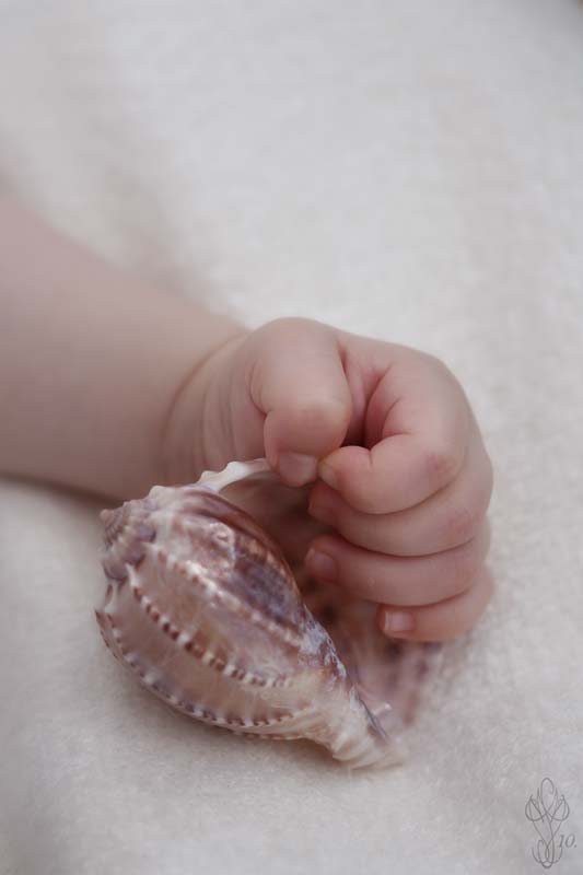 Coquillage, photography by Martine Fassier. EOS 350D. In People, Infant, children, Boy