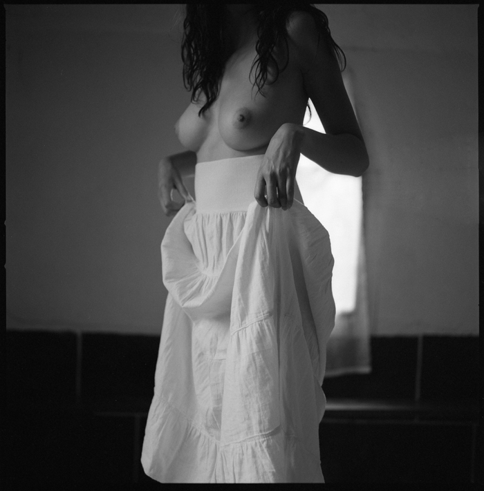 No dance..., photography by Pierre S.. Hasselblad 500 CM, 80 mm, TriX400. In People, Nude