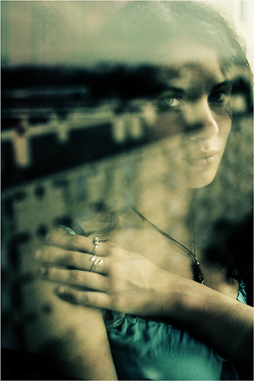 Nuages, photography by Pierre S.. H
L
M. Canon D60 + 35mm f/2. In People, Portrait