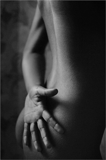 Garder la main ou perdre pied..., photography by Pierre S.. In People, Nude