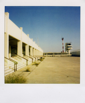 pola_airport_03, photography by Vassilis Makris. Pola_Gallery 
http://polagallery.blogspot.com. SX-70. polaroid SX-70 BLEND. In Industrial, technology
