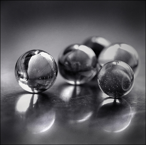 Duos pour toi, photography by Anne Friry. In Object, Still life