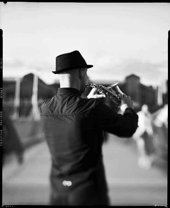 shine with the sound of jazz, photography by Vladimir Longauer. sinar f
sironar 210
160s. sinar. In Event, Music, Musician. shine with the sound of jazz, photography by Vladimir Longauer. Image #89870