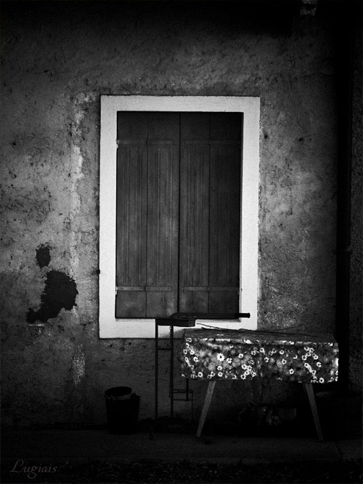 Rural frame LV, photography by Luigi Esposito. In Construction