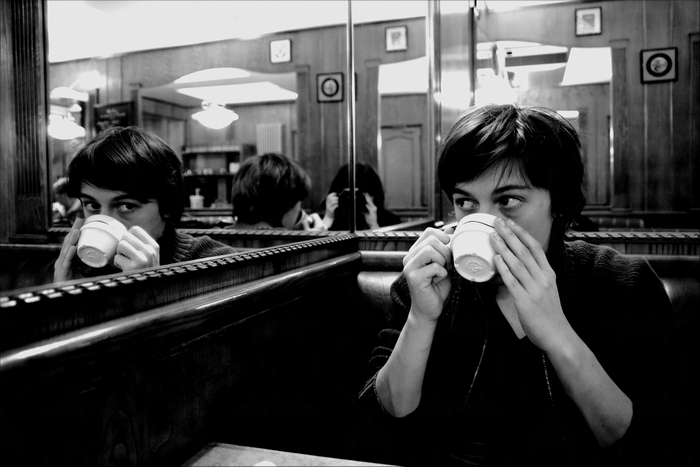 le caf&eacute; du week end., photography by Alice Lemarin. Canon EOS400D. .. In People, Portrait