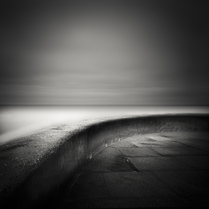 Au-Dessus, photography by St&eacute;phane Tihy. Faire le tour - Doucement
h&eacute;siter pendant un instant
se pencher au-dessus. In Nature, Scenery, Waterscape