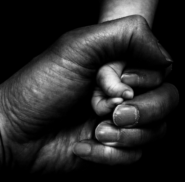 Dependent, photography by Tomas Eriksson. Nikon D200. Digital. In People, Infant, children