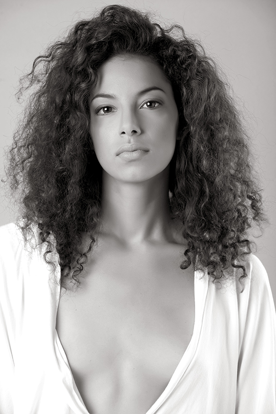 Nuna, a portrait, photography by Adolfo Valente. Canon EOS 5D. In People, Portrait
