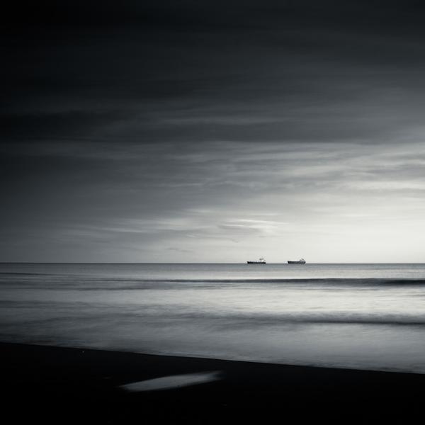 Cargos II, photography by David Villa. 24x36 num&eacute;rique. In Transportation, Water, boat
