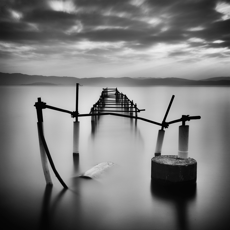 D700. Digital. In Construction, Edifice, Pier, pontoon. Cavalese, photography by Bogdan Panait. Image #396274