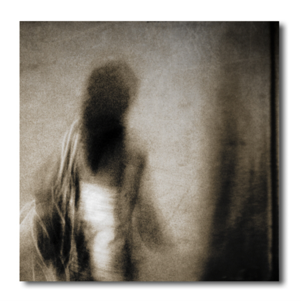 a une passante, Artwork by Patrick Martin. Un &eacute;clair ... puis la nuit ! Fugitive beaut&eacute;
Dont le regard m'a fait soudainement renaitre,
Ne te verrai-je plus que dans l'&eacute;ternit&eacute; ?

CB