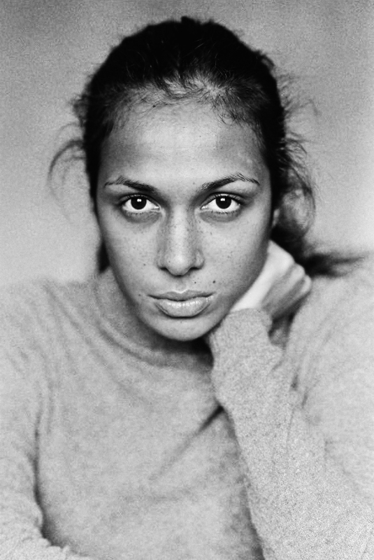 Sheila, Artwork by Igor Kulikov. Pentax MZ-S, 85/1.4, Fuji superia 400