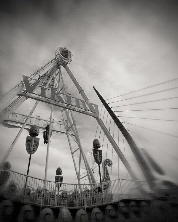 Viking, photography by Michael Lalande. Odaiba Fairgrounds, Tokyo, Japan. Nikon D70. In Construction