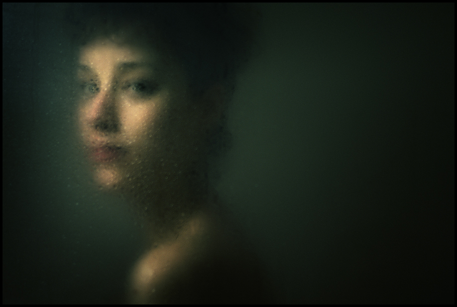 Souvenirs d'Elle, photography by Alexandre Parrot. In People, Portrait