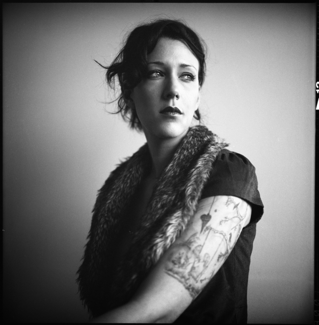 Sans titre, photography by Matthieu G.. Rolleiflex 2.8F. Tmax 400. In People, Miscellaneous, Female