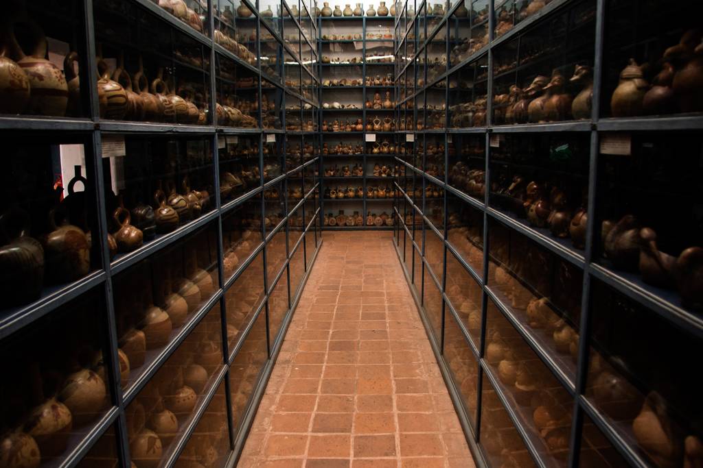 Lima, Peru. D7000. Museum Backstage, image by Fernando Penim Redondo. Image #328465