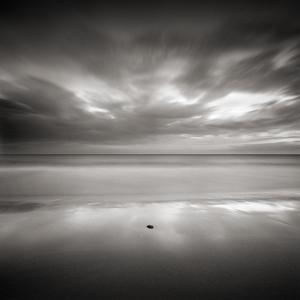 I n c o m i n g by Xavi Fuentes