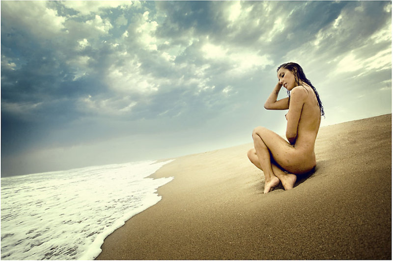 Mer, photography by Xavi Moya. Model: Ver&oacute;nica Gallego / MUA: Laura Sans / Hair: Noelia Peso. EOS 5D + 17-40L. In People