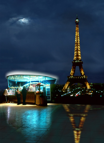 HOTDOG IN PARIS, photography by Mike Mcglothlen. In People, Everyday, City life