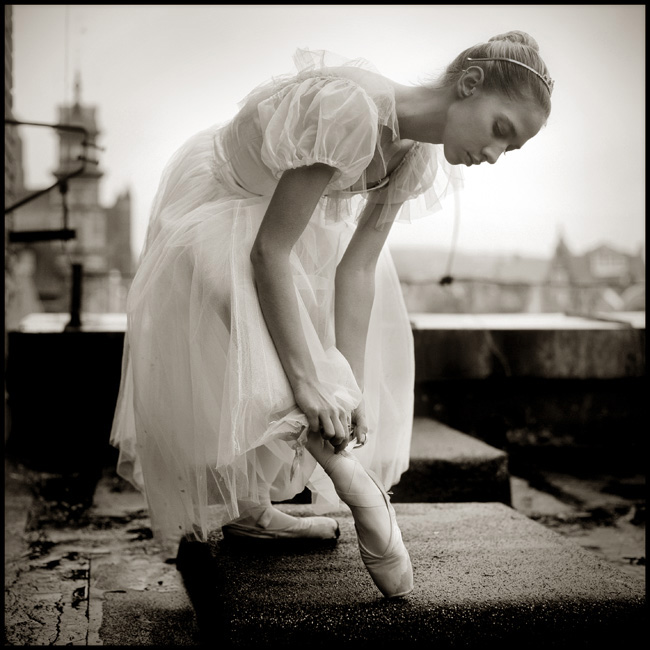 Ballet, photography by Piotr Biegaj. 6008i, 80mm, NPH400. In People, Portrait