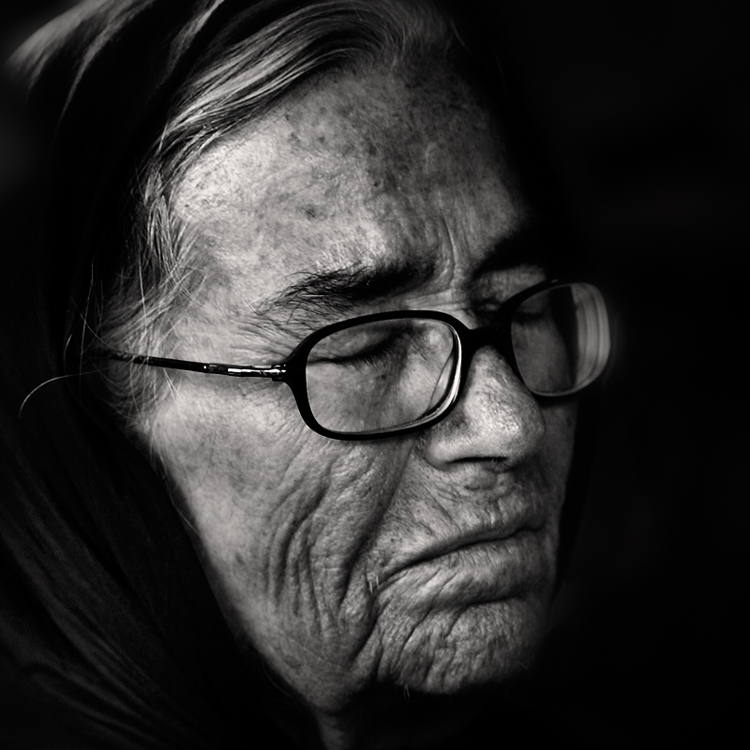 A Moment Of Sorrow, photography by Vaggelis Fragiadakis. Olympus E-3. pscs4. In People, Portrait